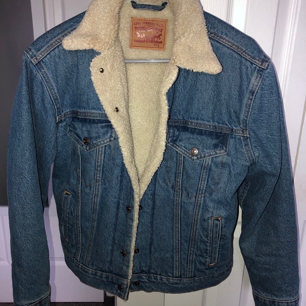 women’s levi fur/jean jacket